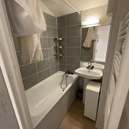 T2 Au Lioran, Balcon Sud-est, 4 Personnes - Fr-1-787-98 *